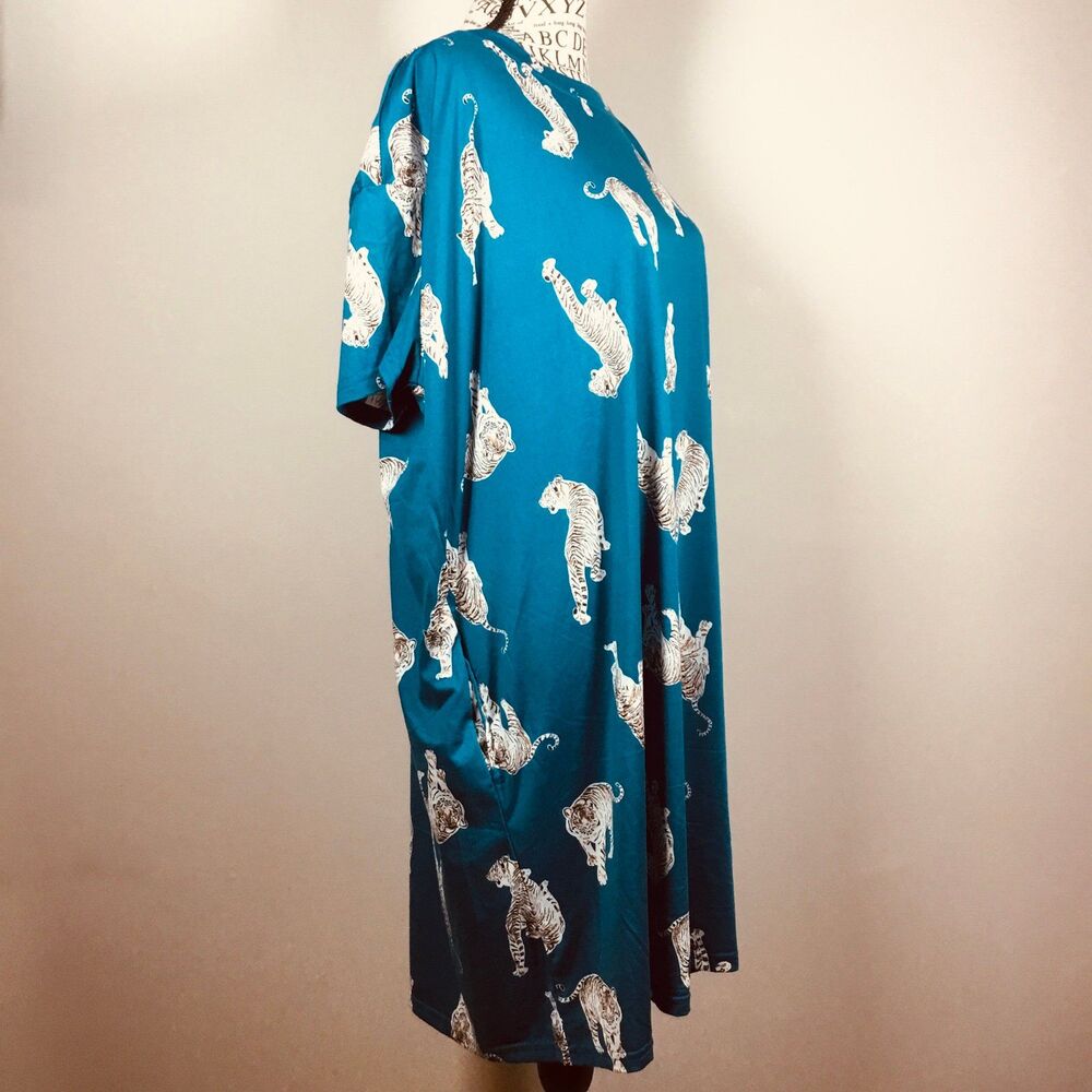 Joyspun dreamy soft teal sleepshirt tiger pattern leisure cosy comfortable L-XL - Picture 2 of 6